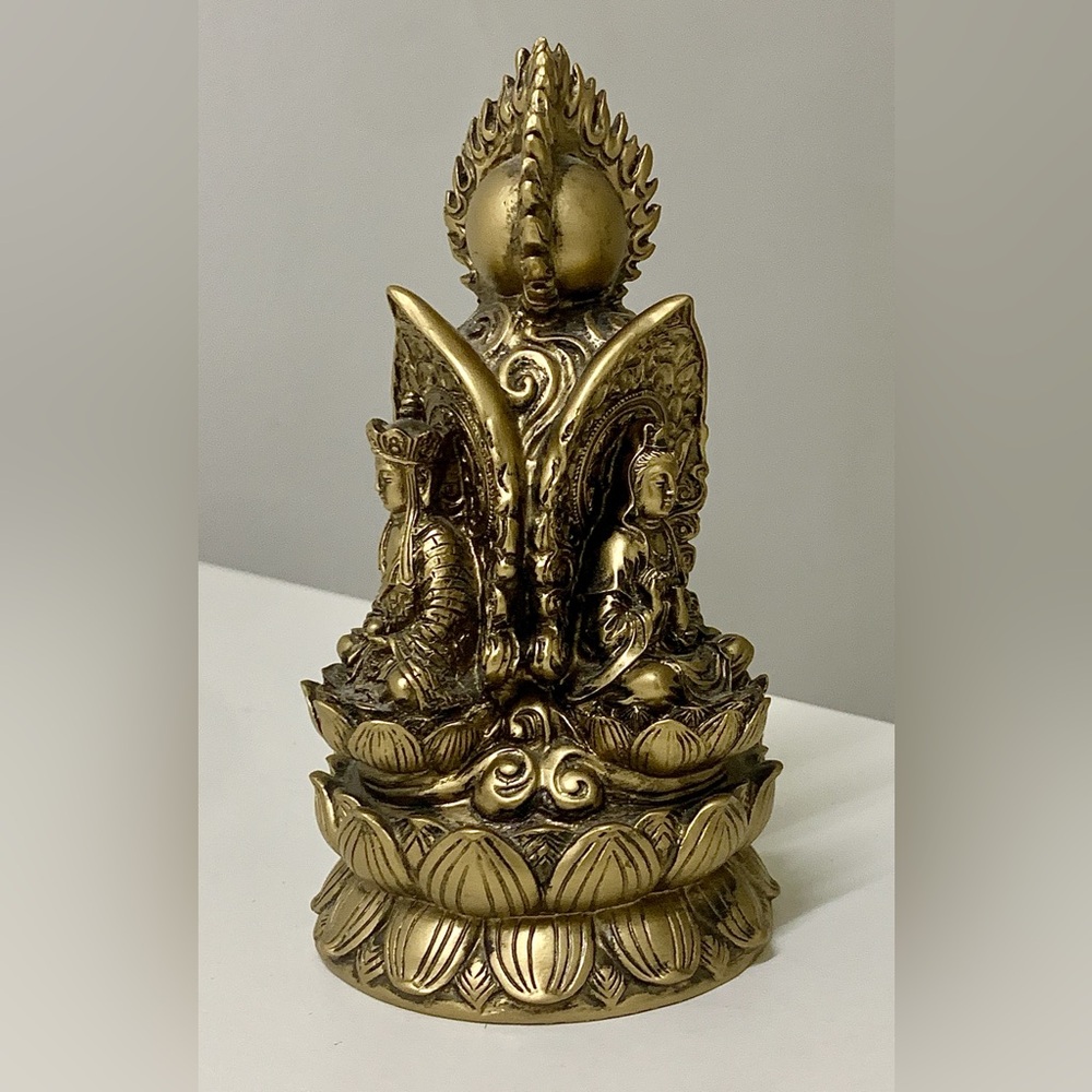 Fengshui Three Face Buddha Statue Sitting on Lotus Flower Shakyamuni Sculpture